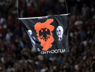 Τον «κίνδυνο» έκδοσης του στη Σερβία αντιμετωπίζει... ο Αλβανός που είχε σηκώσει με drone χάρτη της «Μεγάλης Αλβανίας»